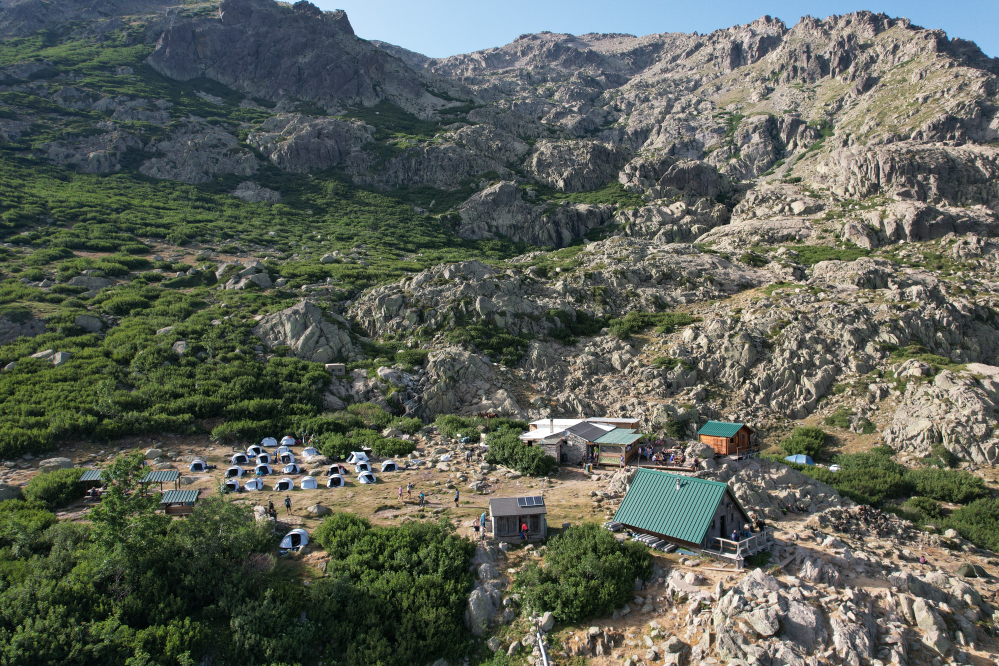 Des travaux ont été réalisés au refuge de Manganu cet hiver afin de permettre un meilleur accueil.